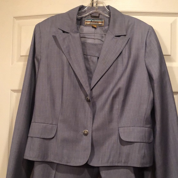 Allen by Allen Schwartz size 14 Gray Stripe/Lined Suit - Picture 2 of 9